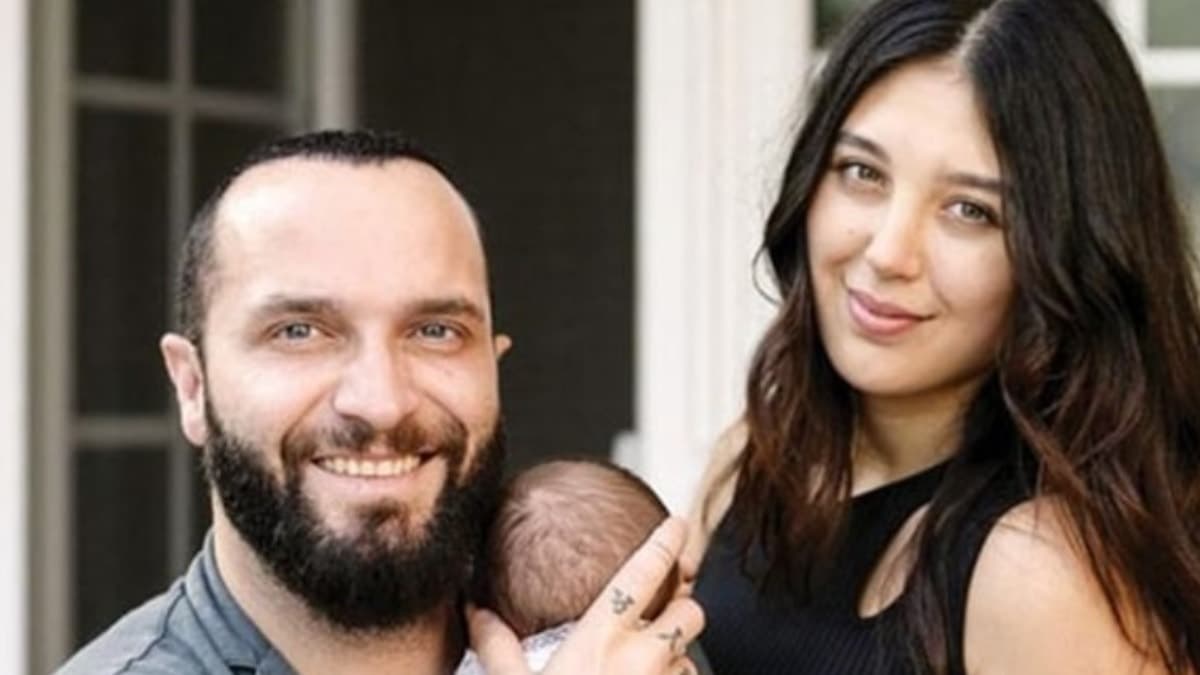 Pop müziğin yıldızı Berkay üçüncü kez baba oldu: Kızına verdiği ismin anlamı dikkat çekti