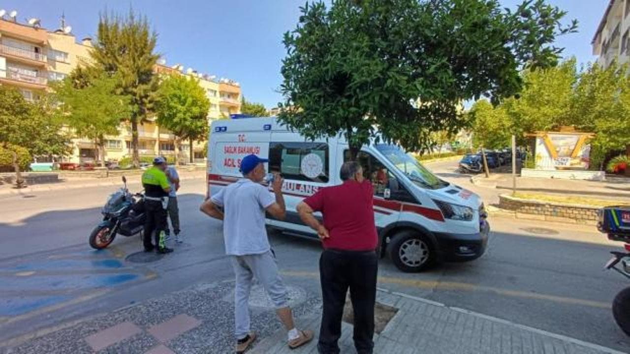 Aydın'da iki motosiklet kafa kafaya çarpıştı: Sürücüler hafif yaralı kurtuldu