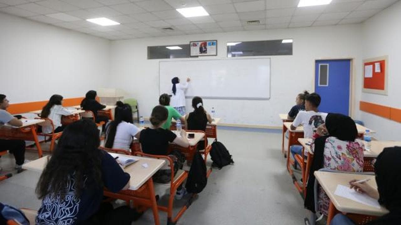 Gaziantep'te ücretsiz kursların başarısı: 93 öğrenci tıp fakültesine yerleşti